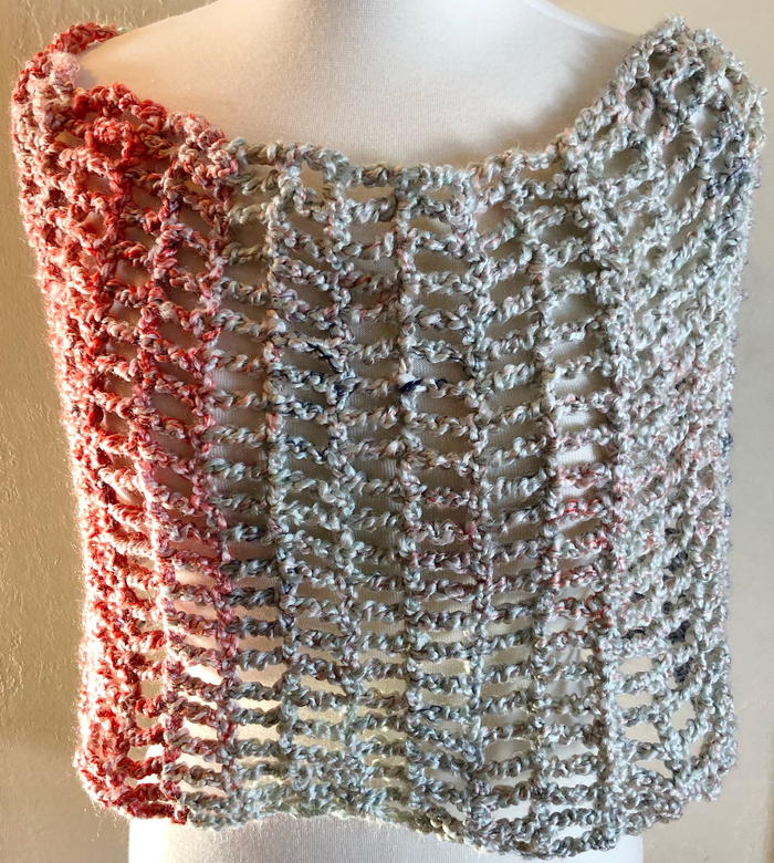 Chunky Cardinal Cowl Crochet Pattern | AllFreeCrochet.com