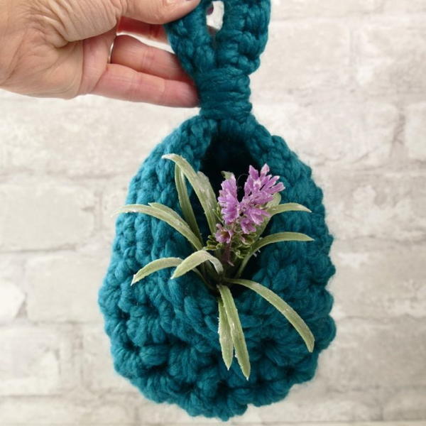 Teardrop Crochet Hanging Basket Pattern