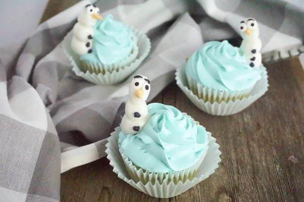 Easy And Fun Frozen Olaf Cupcakes