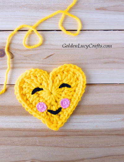 Crochet Heart Emoji – Happy Face