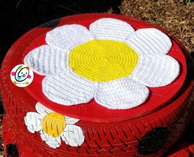 Daisy Pillow And Placemat