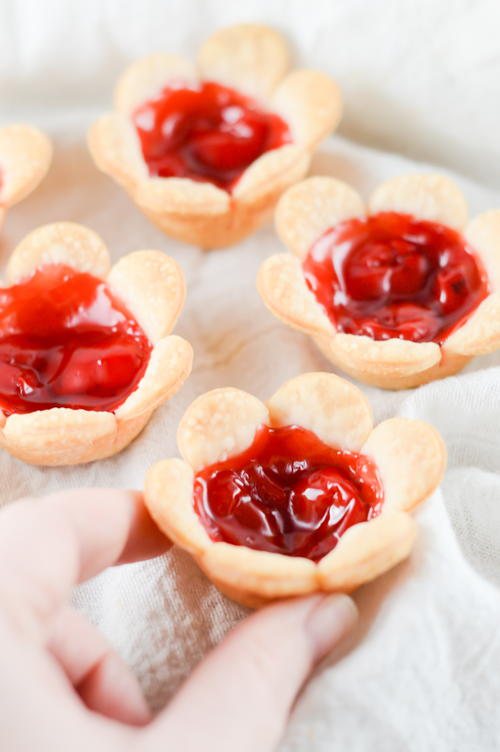 Mini Cherry Pies | TheBestDessertRecipes.com