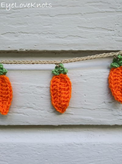 Super Easy Carrot Bunting