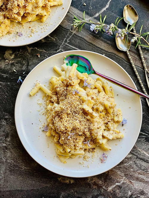 Macaroni Pasta With Ground Walnuts And Cardamom