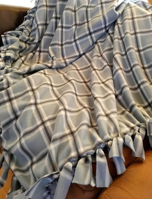 Tied Fleece Blanket Tutorial