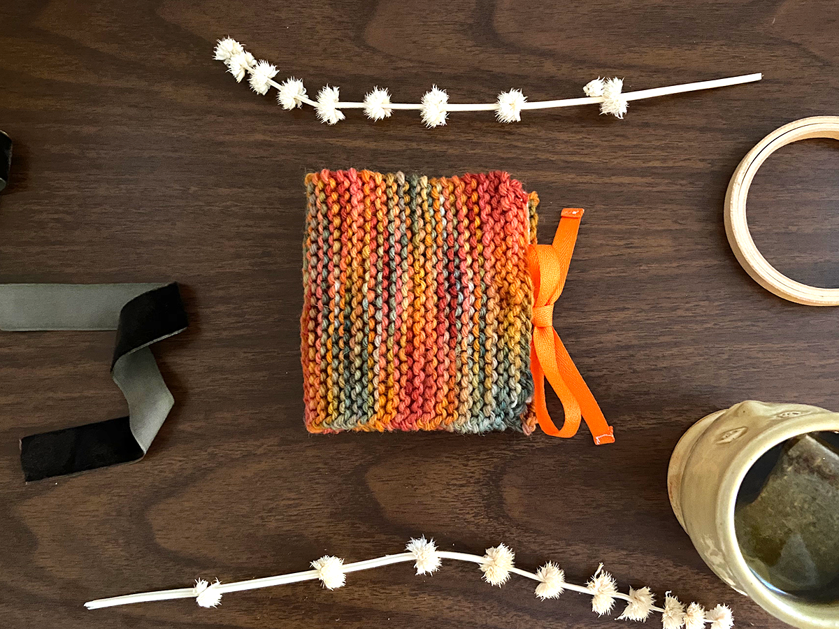 Needle Book With Knitted Cover | AllFreeKnitting.com