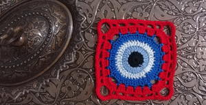 evil eye crochet bolsa