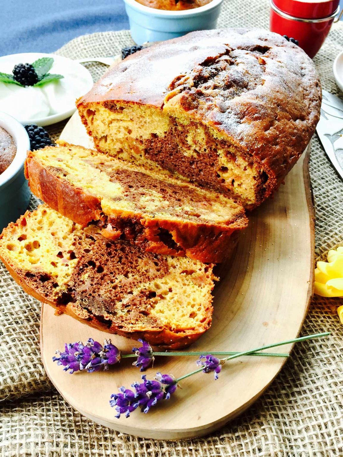 Marble Cake With Cacao And Turmeric | RecipeLion.com