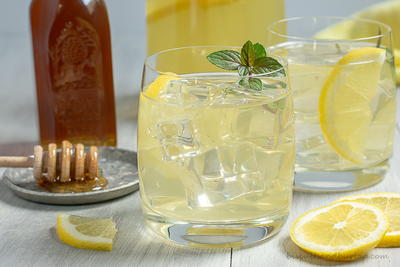 Bourbon Lemonade With Honey