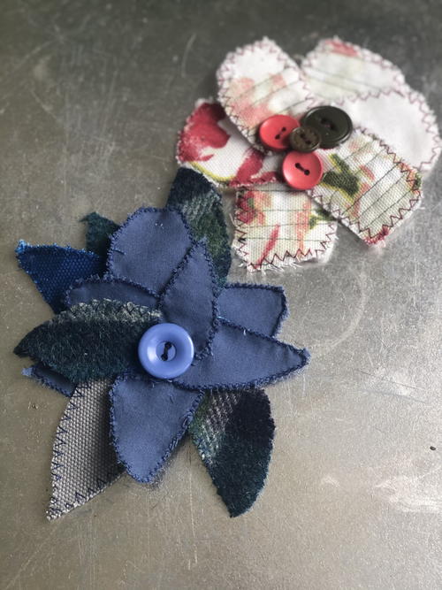 Easy Scrap Fabric Brooches