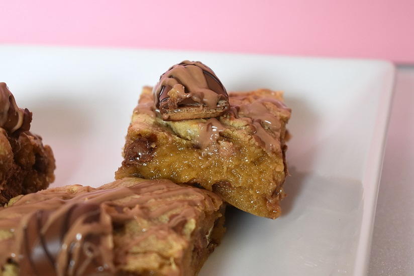 Kinder Bueno Chocolate Cookie Bars - Lights, Camera, BAKE!