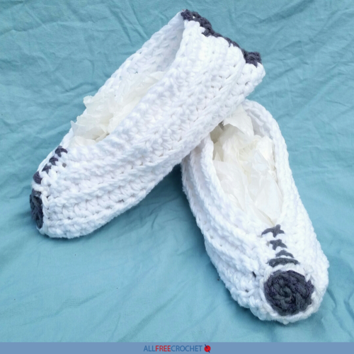 Quick Crochet Slippers - Free Pattern in 6 Sizes