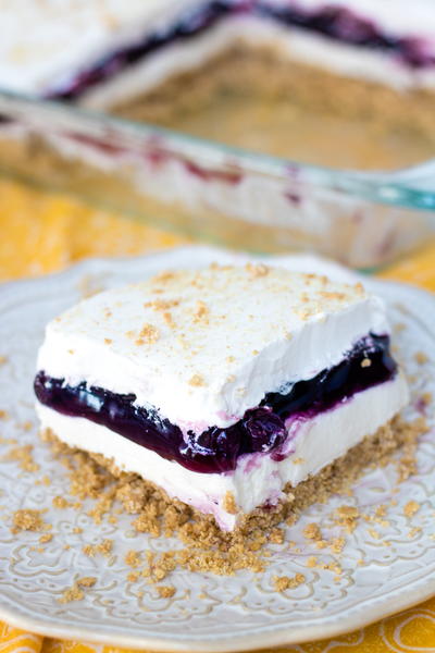 Easy No-bake Blueberry Delight | TheBestDessertRecipes.com