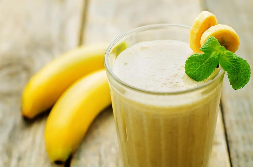 Thick Banana Milkshake In A Blender | RecipeLion.com