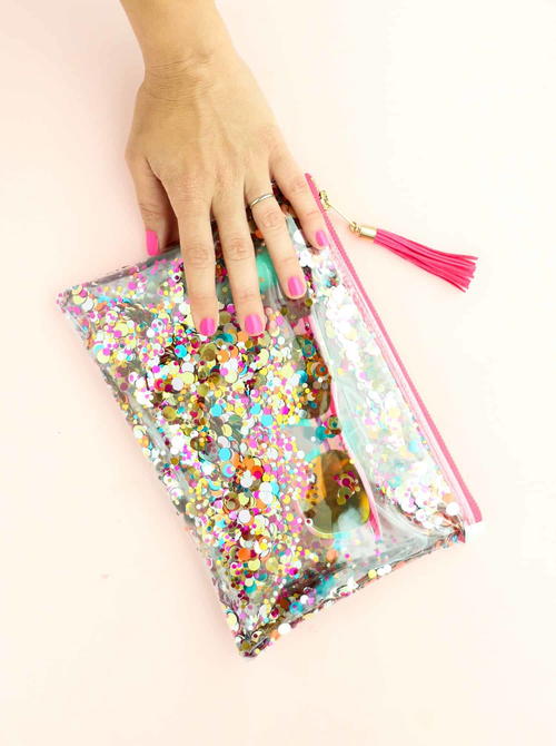 Water-Resistant Zipper Pouch DIY