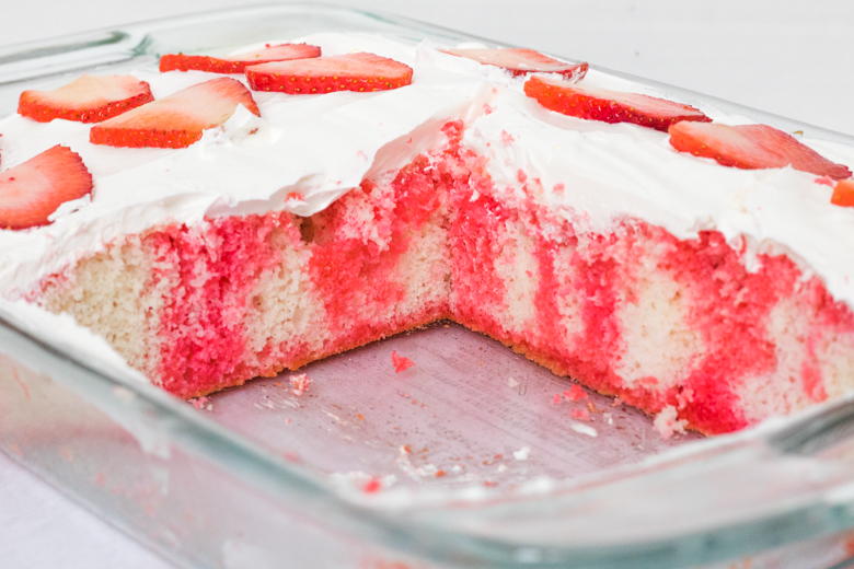 Strawberry Jello Poke Cake 