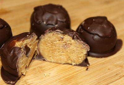 Easy Chocolate Peanut Butter Balls 巧克力巧克力花生香蕉