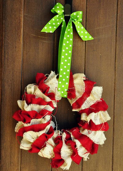 Red and White Burlap Wreath | AllFreeChristmasCrafts.com