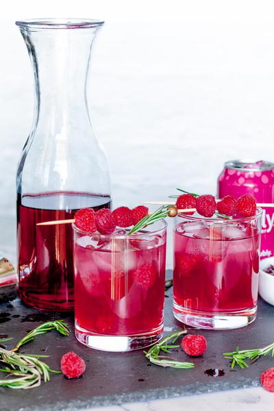 Sparkling Raspberry Vodka Cocktail