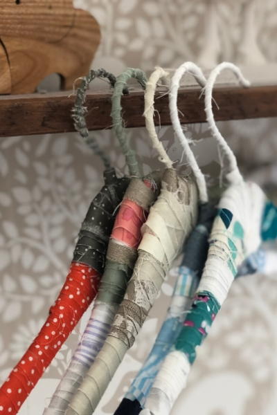Fabric Wrapped Clothes Hangers - The Scrappy Way!