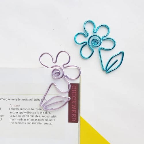 Diy Wire Flower Bookmark | CheapThriftyLiving.com