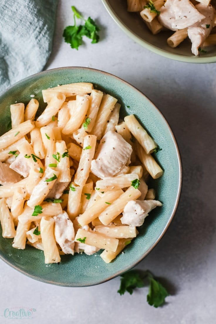 Easy Chicken Alfredo | AllFreeCopycatRecipes.com