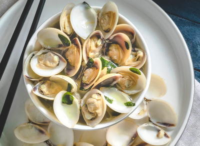 Steamed Clams In White Wine