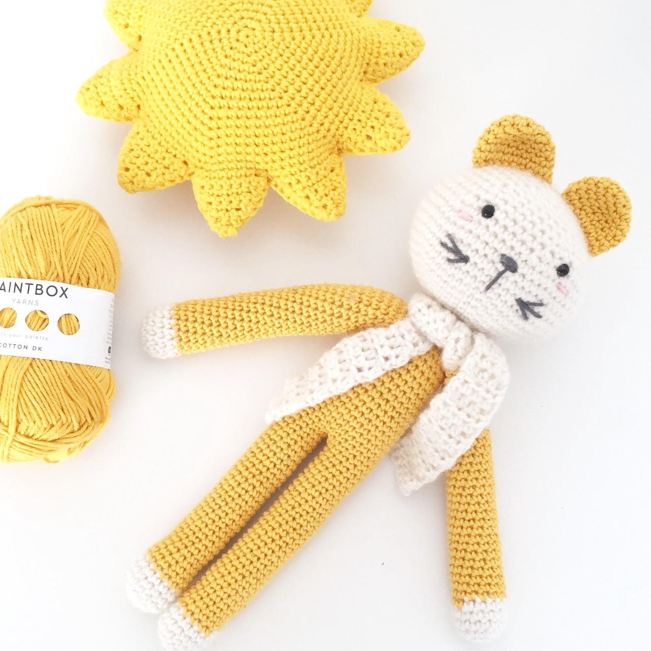 FREE Crochet Cat With Bendable Tail By Suzy Dias
