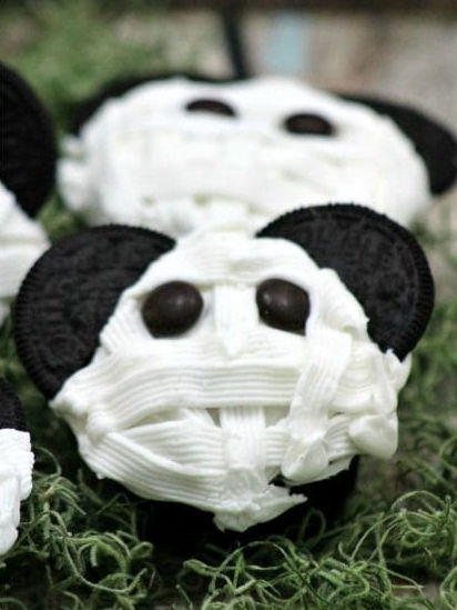 Mickey Mouse Mummy Cupcake