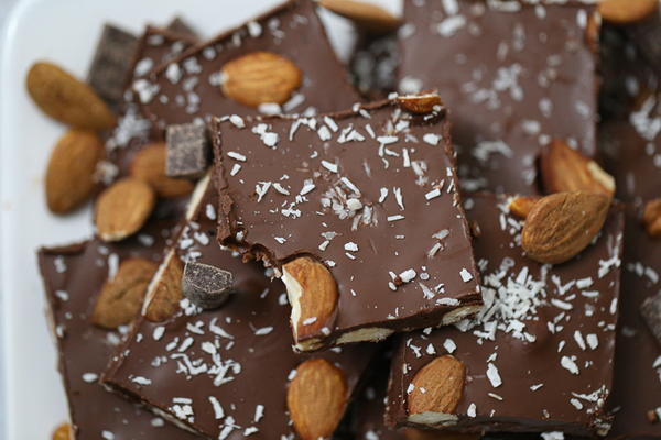 Keto Chocolate Almond Joy Bark