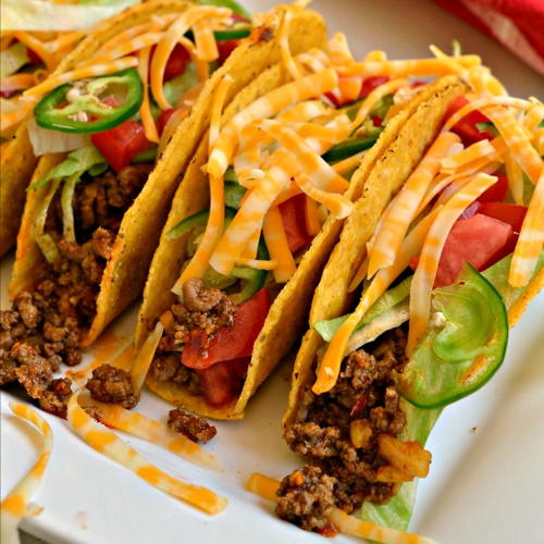 Ground Beef Tacos | RecipeLion.com