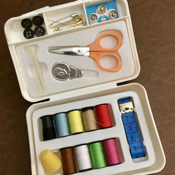 Sewing Kit w/ Mini Travel Kit Scissors Thread Needles Beginner Sew Tools Repair 