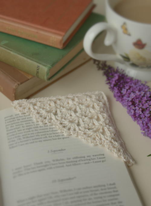 Lotte Lace Corner Bookmark