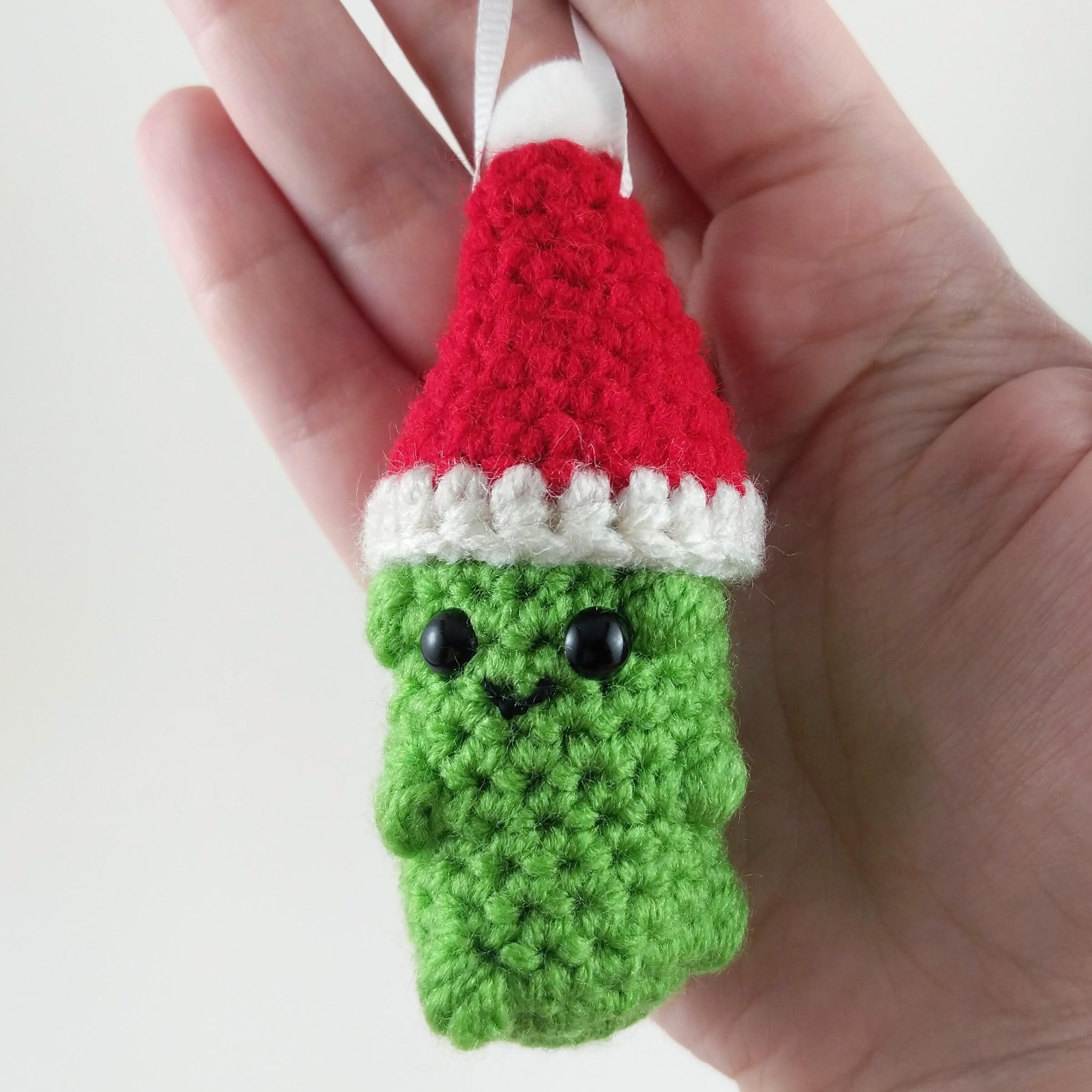 Christmas Pickle – a free crochet pattern - Shiny Happy World