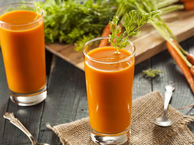 An Everyday Carrot, Apple And Turmeric Smoothie Recipe