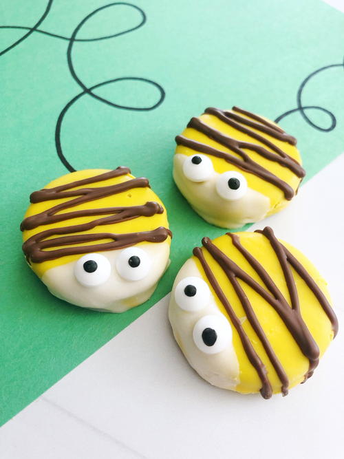 Get The Buzz On These Easy Bee Oreo Cookies