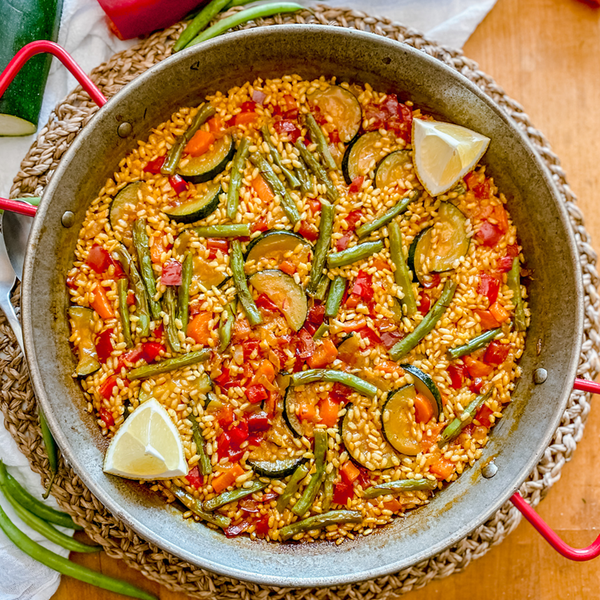 Summer Vegetable Paella Using Seasonal Produce