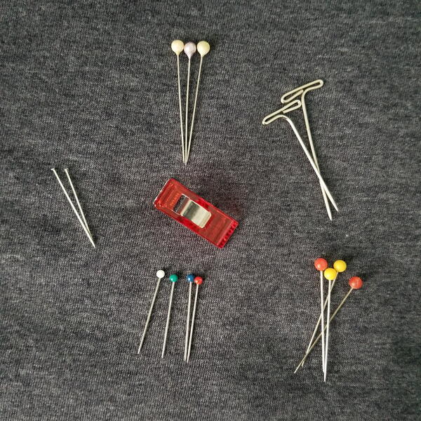 An assortment of sewing pins.