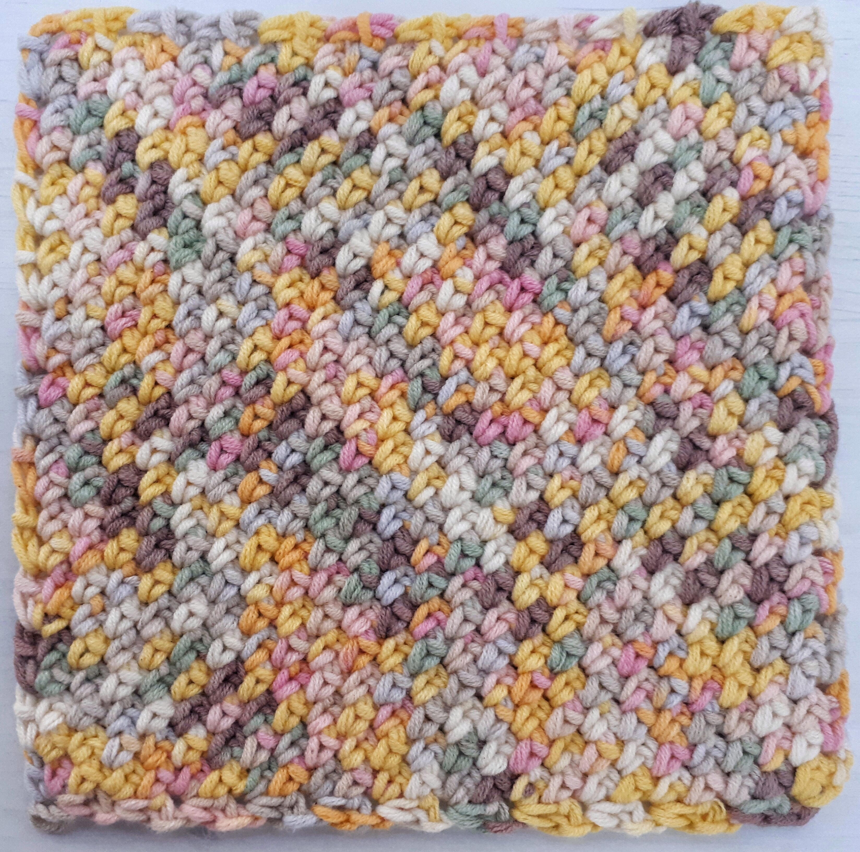 Free Crochet Pattern: Moss Stitch Table Mat
