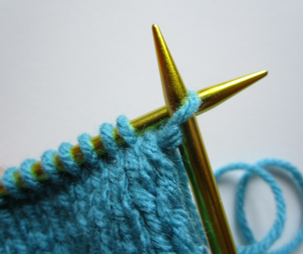 Icelandic Bind Off Step 3