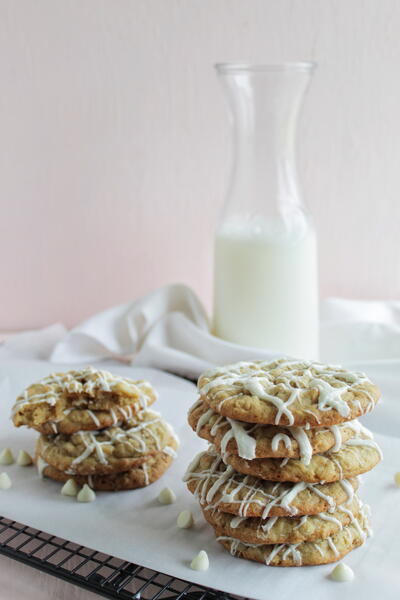 White Chocolate Chip Cookies With Macadamia Nuts