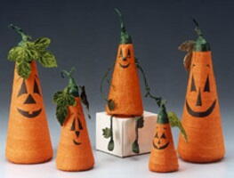 Smiling Pumpkin Pals | FaveCrafts.com