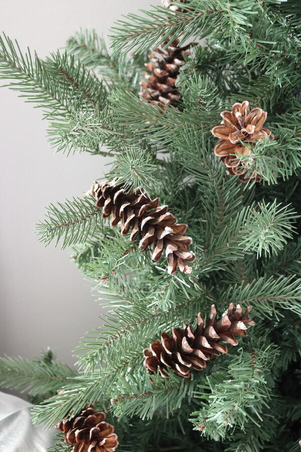 DIY Evergreen Floor Lamp Christmas Tree