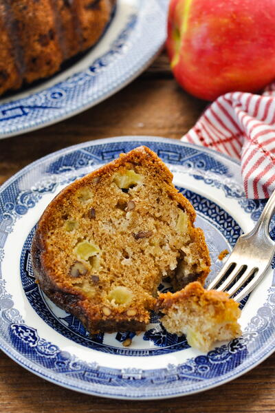 Old-fashioned Apple Cake