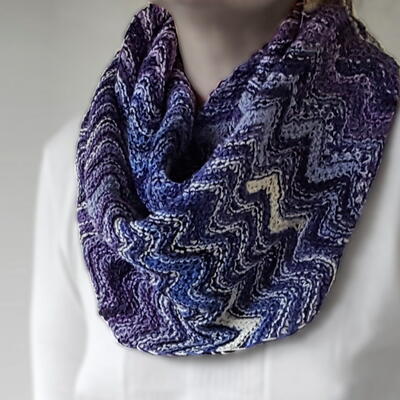 Wriggly Cowl