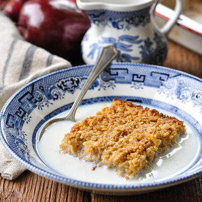 Amish Baked Oatmeal With Apples