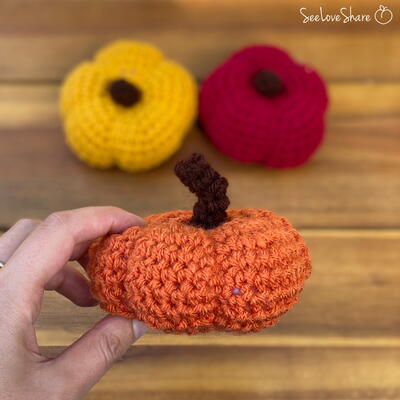 Mini Crochet Pumpkin Embellishments Free Pattern