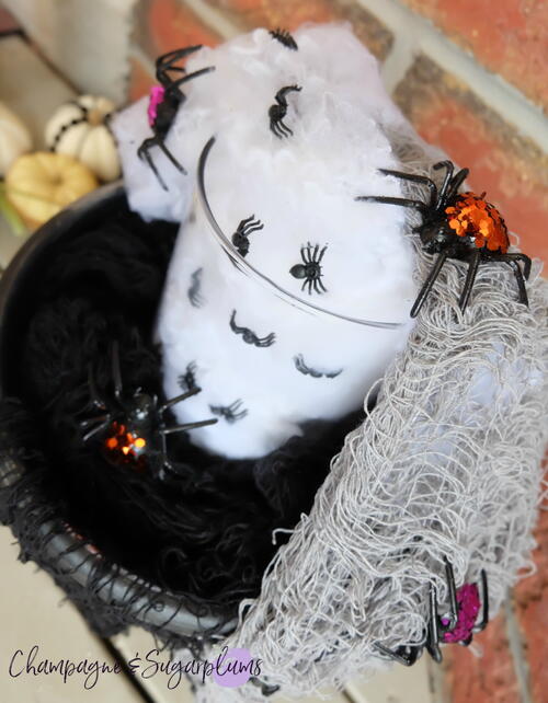 Creepy Spider Planter - DIY Outdoor Halloween Decor