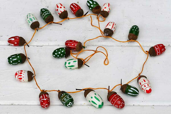 Christmas Acorn Garland