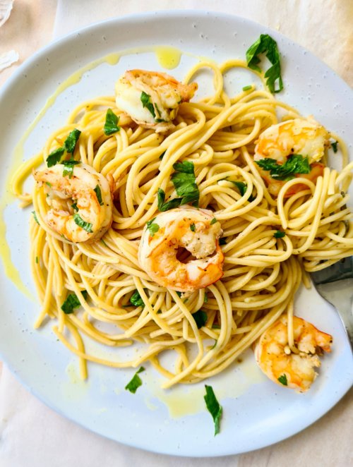 Easy Garlic Prawn Pasta